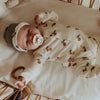 Unisexs Babymuts Orangine reversible | Aspen van Your Wishes Newborn in de kleur Antique White in maat 50-56.