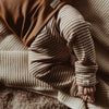 Jongens Broek streep Dash | Noah van Your Wishes Newborn in de kleur Brown Sugar in maat 68.