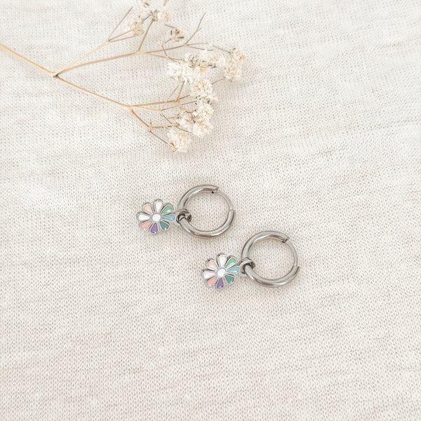 Pastel Bloemetje Oorringen - Zilver