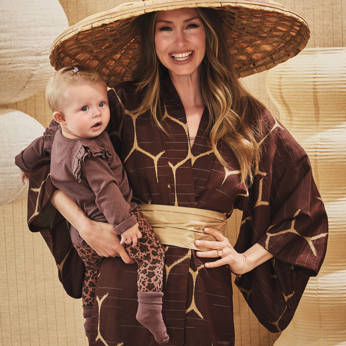 Meisjes Pants Joan van Z8 Newborn in de kleur Amber Brown AOP in maat 74.