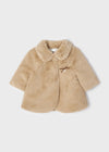 Meisjes Fur coat van Mayoral in de kleur Caramel in maat 74.