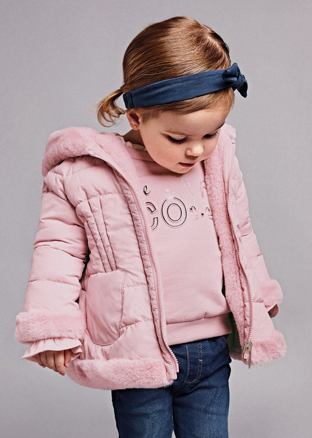 Meisjes Reversible faux fur jacket van Mayoral in de kleur Petal in maat 86.