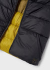 Jongens Reversible bodywarmer van Mayoral in de kleur Old Moss G in maat 128.