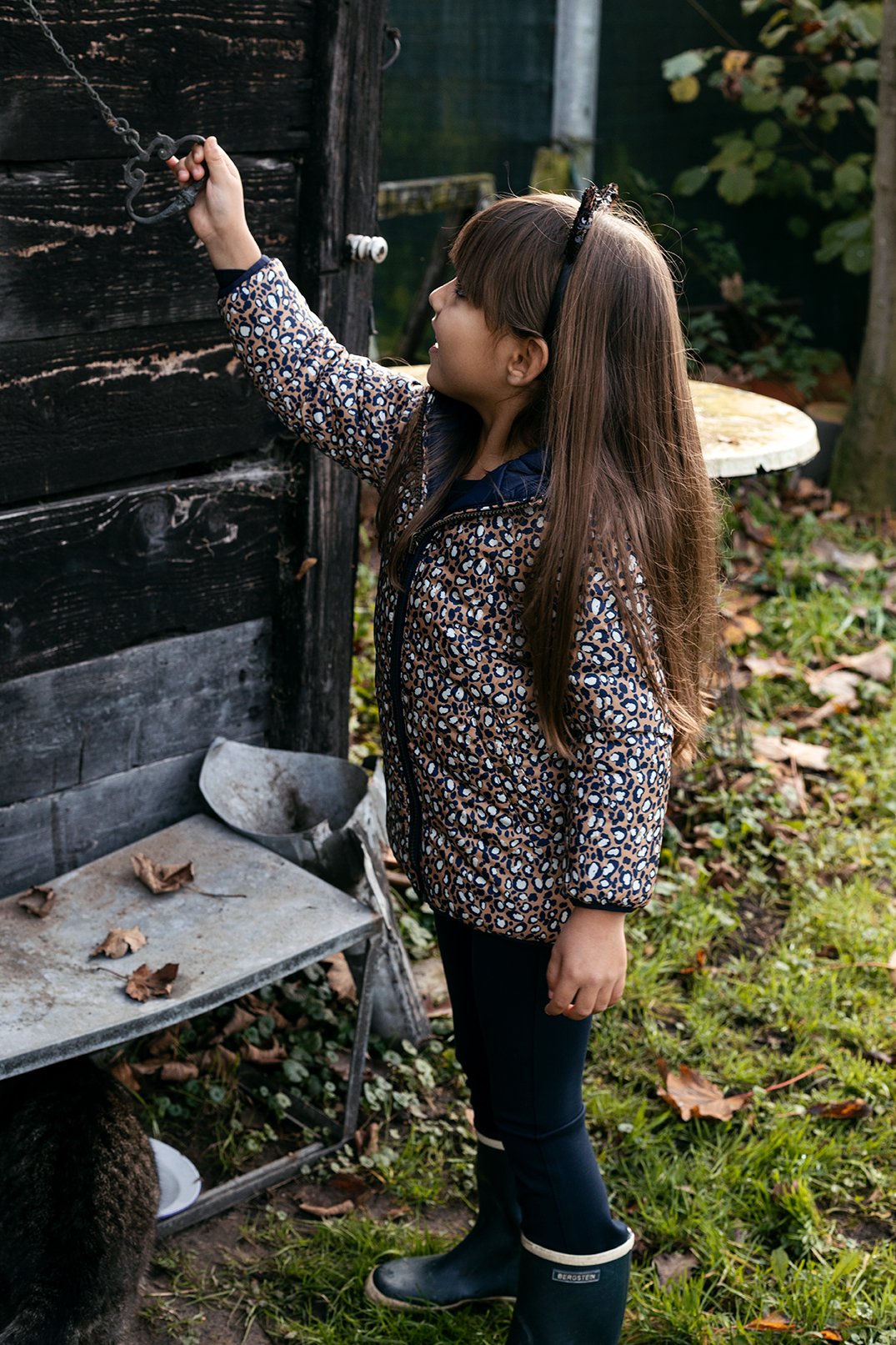 Meisjes Little jacket leopard reversible van LOOXS Little in de kleur navy in maat 128.