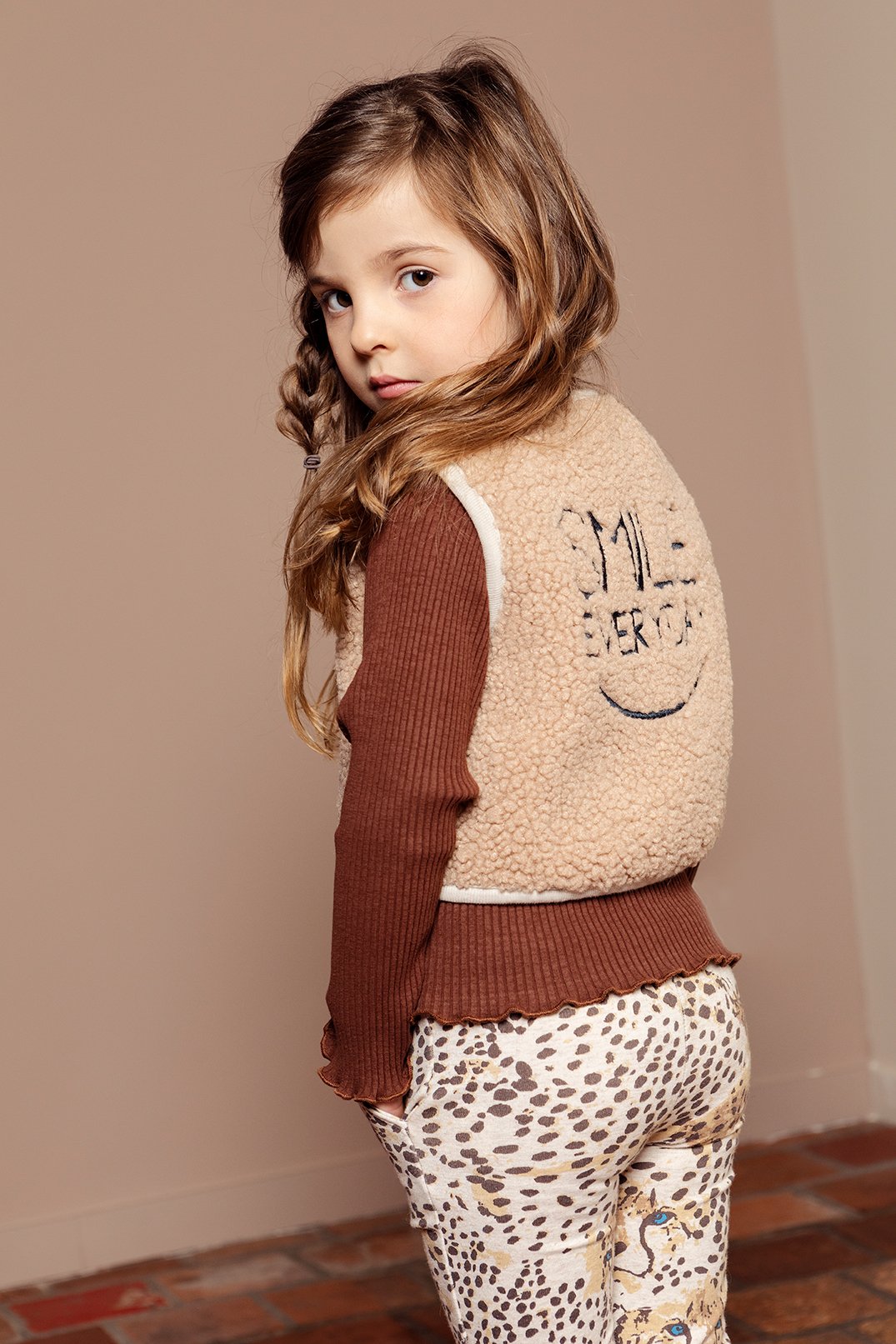 Meisjes Little pants van LOOXS Little in de kleur Army panther in maat 128.