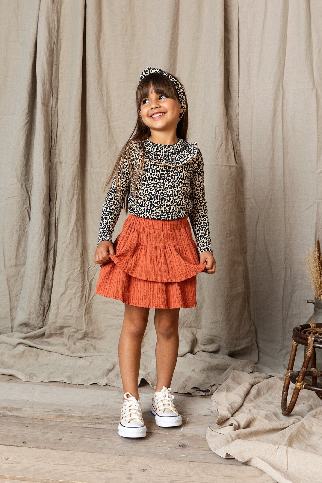 Meisjes Little leopard rib T-shirt ls van LOOXS Little in de kleur sandy leopard in maat 128.