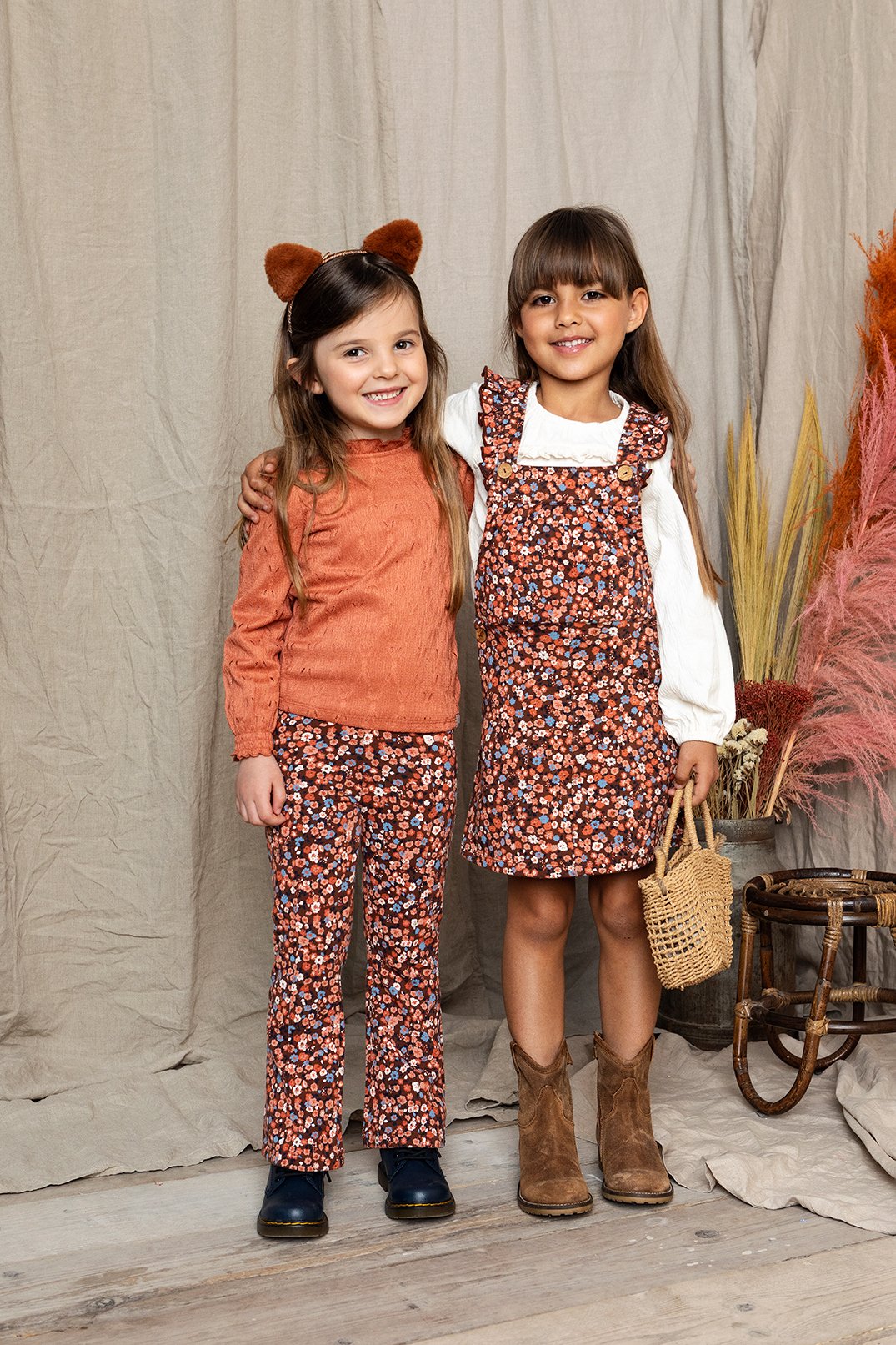 Meisjes Little flower power flare pants van LOOXS Little in de kleur Millefleur in maat 128.