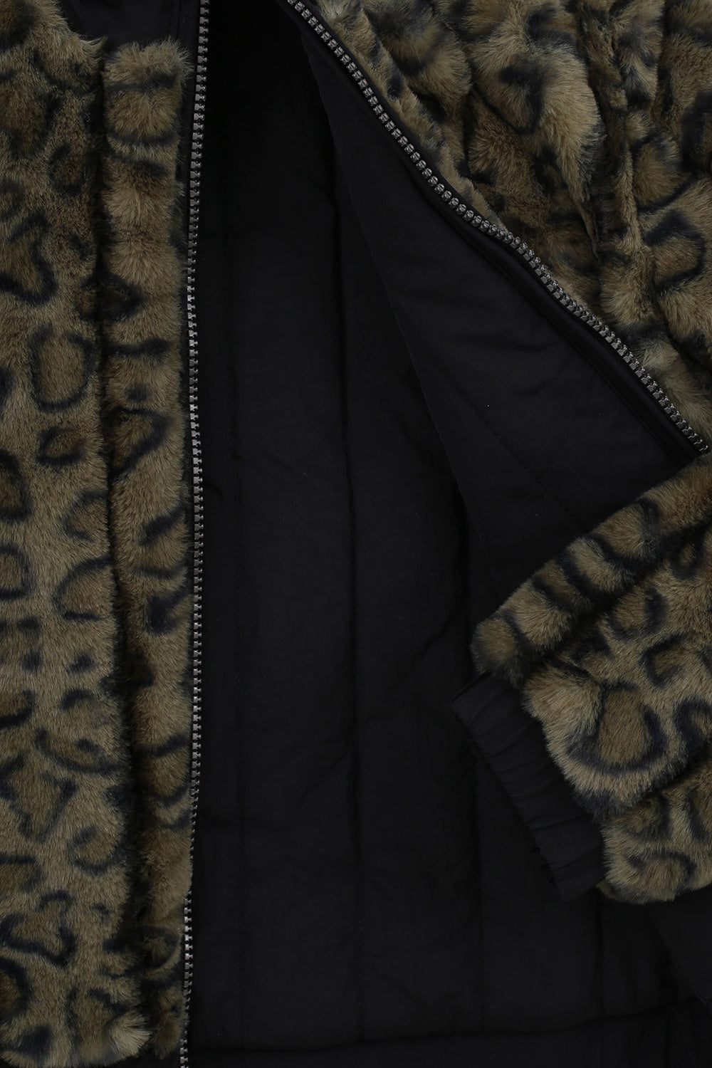 Meisjes Reversible Fur Jacket van Looxs 10sixteen in de kleur army in maat 164.