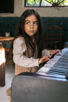 Meisjes Knitted Spencer van Looxs Little in de kleur Mocca in maat 128.