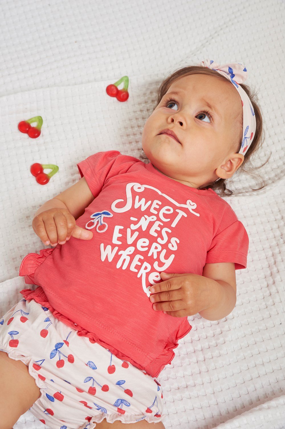 Meisjes T-shirt Everywhere - Cherry Sweetness van Feetje in de kleur Rood in maat 68.