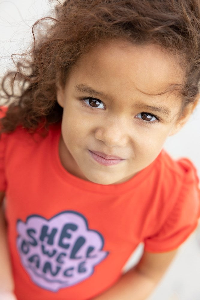 Meisjes T-shirt - Shell We Dance van Jubel in de kleur Rood in maat 140.