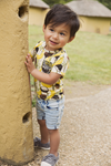 Baby Jongens Baby t-shirt van Koko Noko  in de kleur Aop yellow in maat 86.