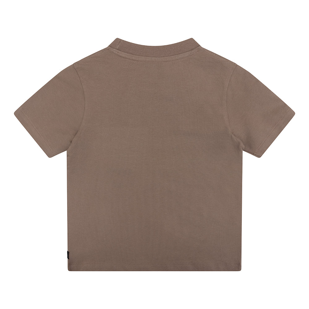 Jongens Organic T-shirt Chest Pocket van Daily7 in de kleur Dusty taupe in maat 128.