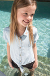 Meisjes Flo girls light denim ss knotted blouse van Like Flo in de kleur Light Blue in maat 152.
