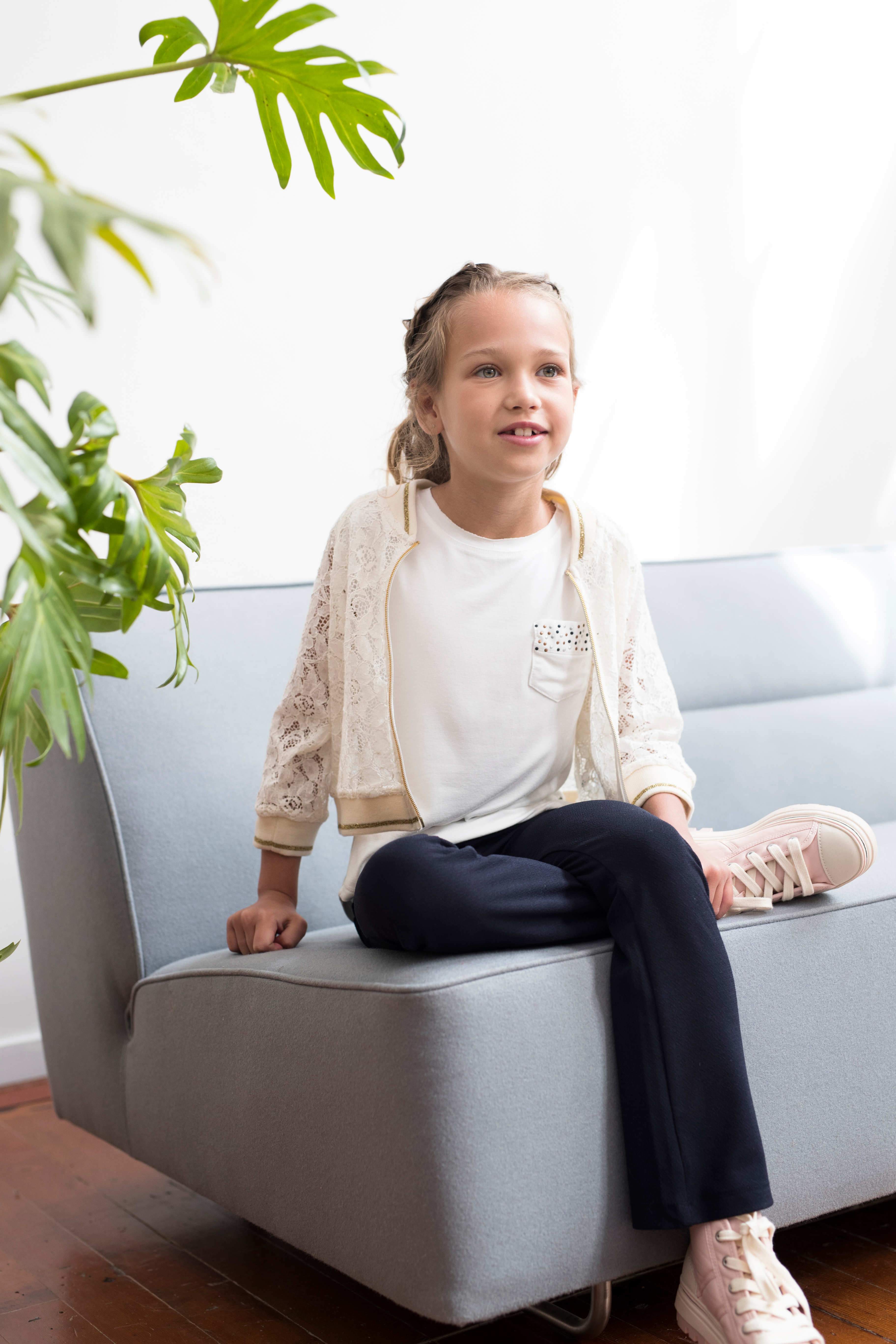 Meisjes Flo girls viscose jersey top with fancy studs van Like Flo in de kleur Off white in maat 152.