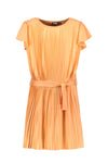 Meisjes Flo girls plisse dress van Like Flo in de kleur Mandarin in maat 140.