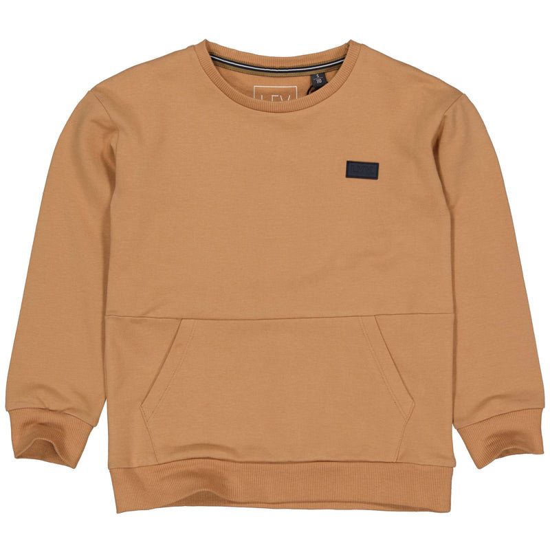 Jongens Sweater BEERW221 van Little Levv in de kleur Camel in maat 128.