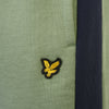 Jongens Lyle Panel Short Hedge Green van Lyle & Scott in de kleur Hedge Green in maat 170-176.