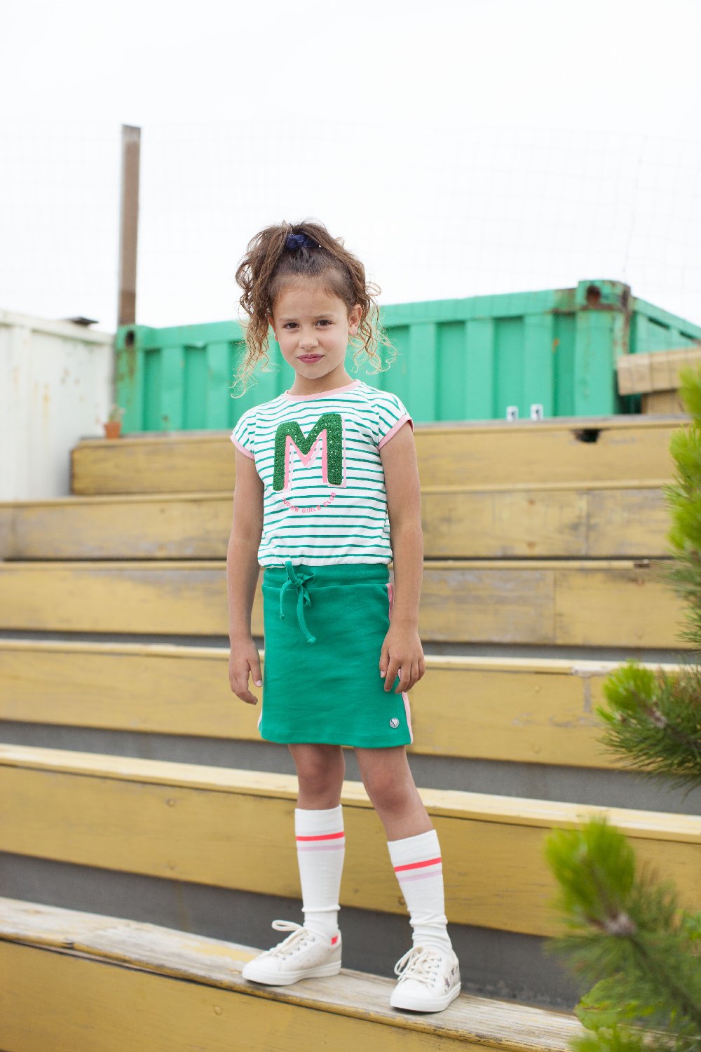 Meisjes Sporty Dress Stripe van Moodstreet in de kleur Green in maat 134/140.