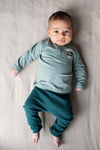 Jongens Pants MASON NBW21 van Quapi Newborn in de kleur Green Petrol  in maat 68.