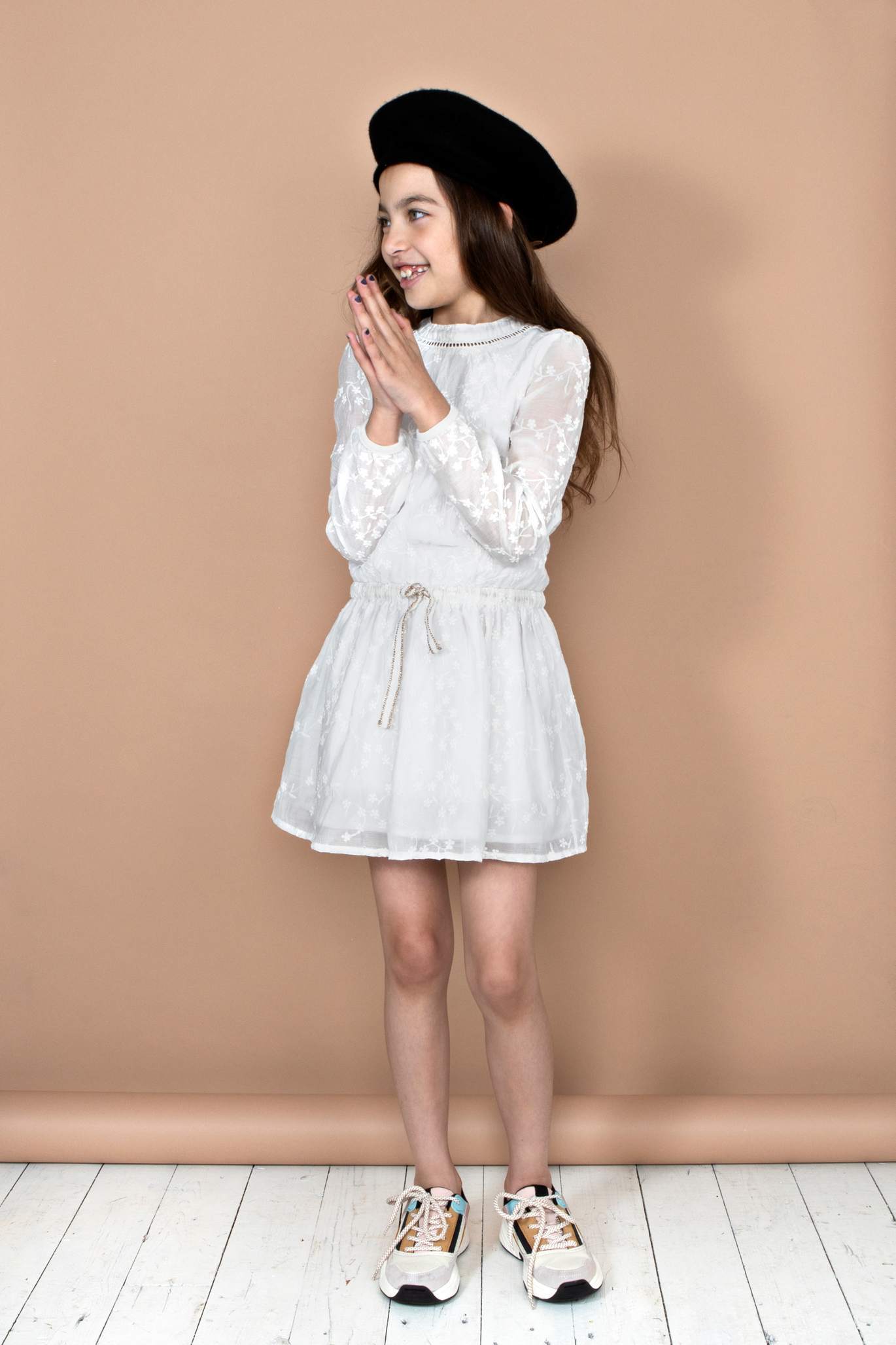 Meisjes MerelB dress l/sl in embroidered cotton van NoNo in de kleur Snow White in maat 146/152.