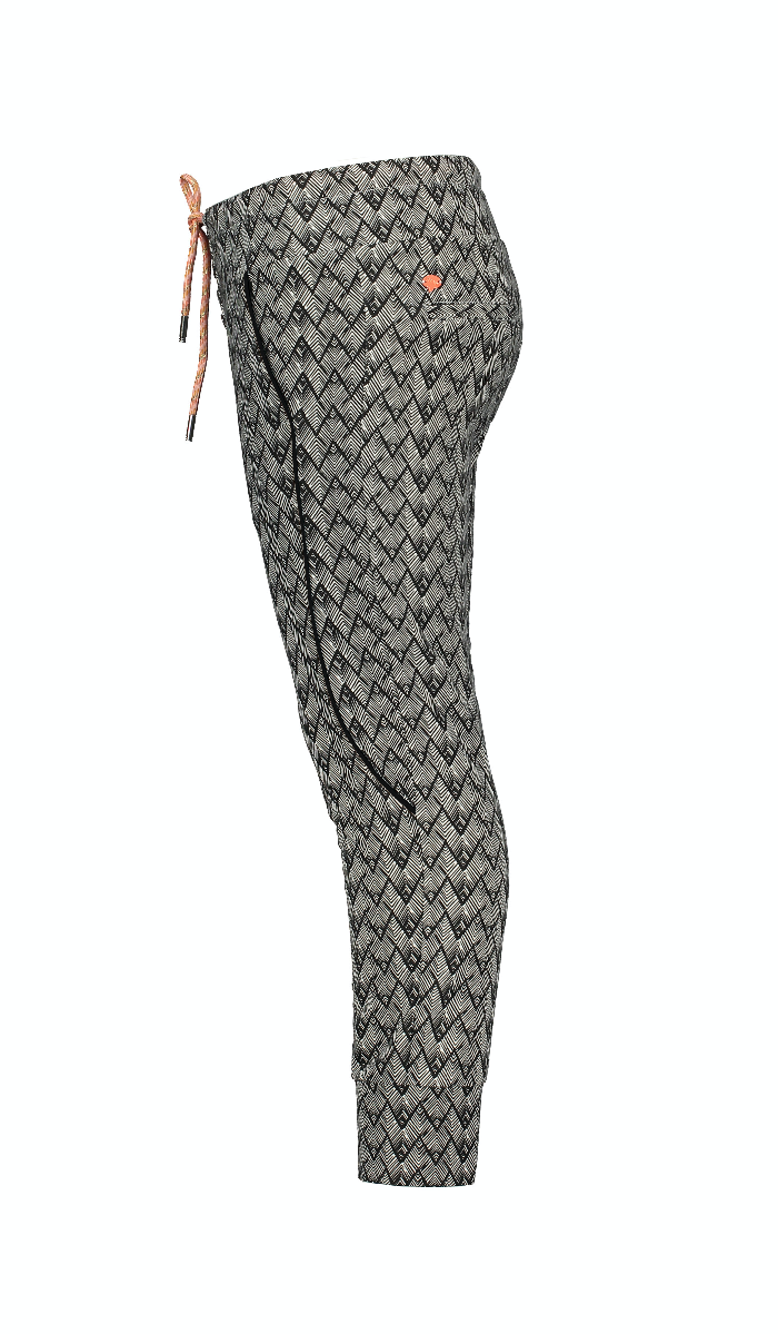 NoNo Soso fancy sweat pants in African Aop with piping detail