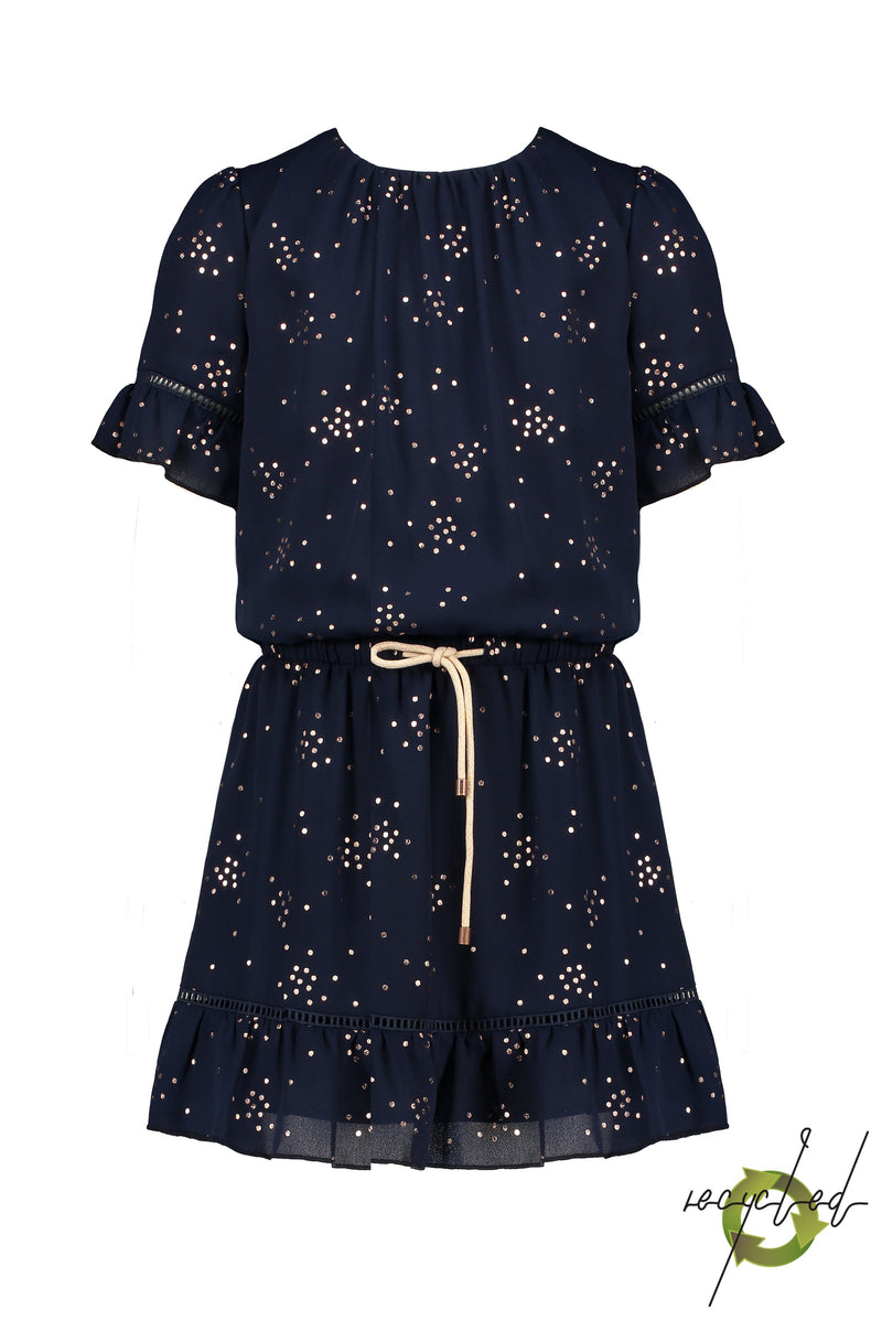 Meisjes Merel s/sl dress with crochet details van NoNo in de kleur Navy Blazer in maat 146/152.
