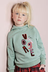 Meisjes Kumy hooded sweater Voyage artwork van NoNo in de kleur Winter Smaragd in maat 134-140.
