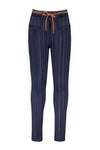 Meisjes Secla full pants in printed punta stripe van NoNo in de kleur Navy Blazer in maat 134-140.