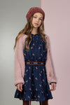Meisjes Mila woven dress l/sl AOP van NoNo in de kleur Navy Blazer in maat 134-140.