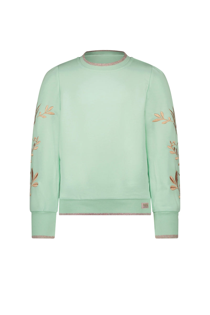 Meisjes Kate round neck sweater with embroidery at sleeves van NoNo in de kleur Soft Pistache in maat 134-140.