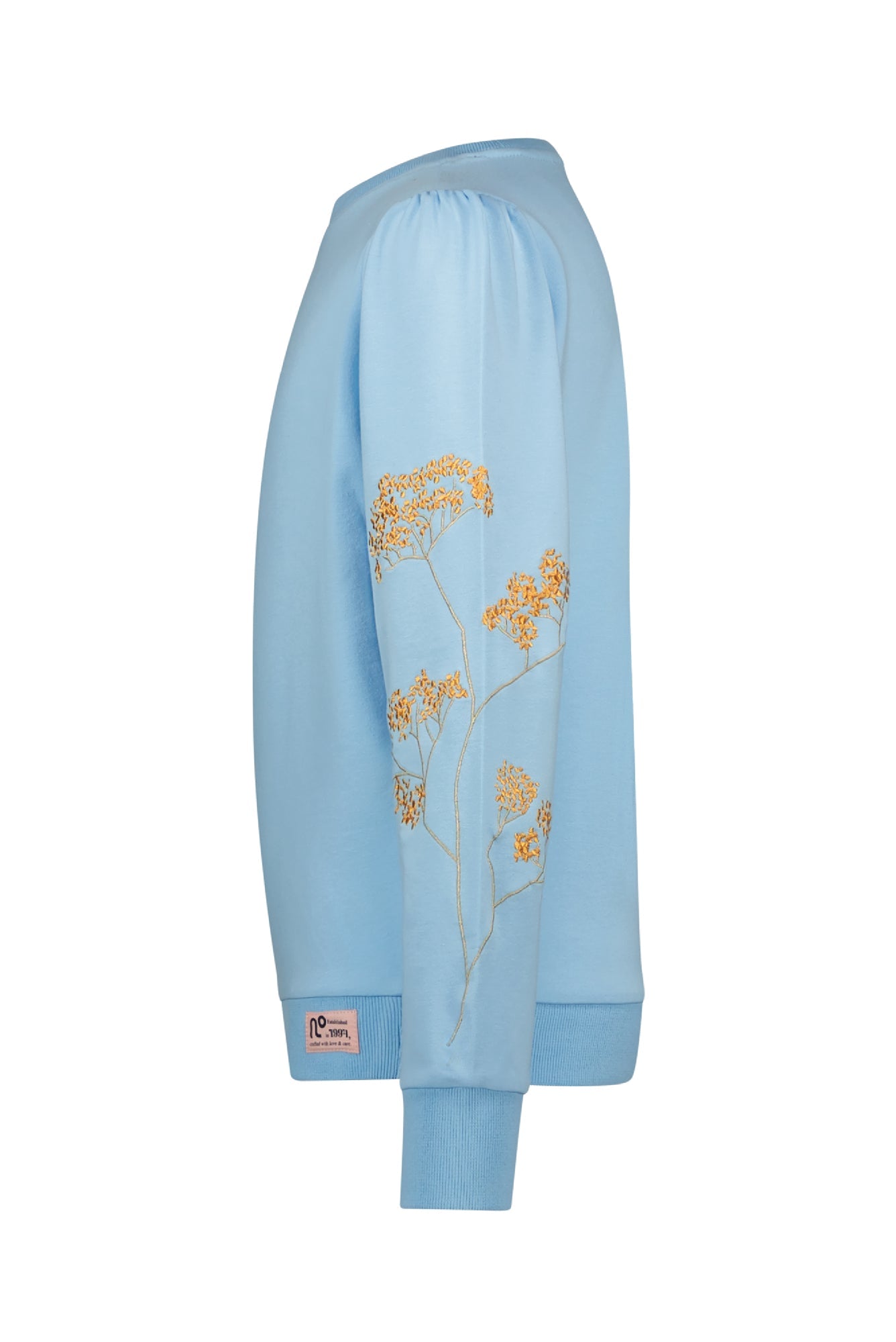 Meisjes Kate round neck sweater with big embroidery at sleeves van NoNo in de kleur Sky High in maat 134-140.