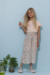 Meisjes Kanou tshirt short ruffled sleeve with Follow print van NoNo in de kleur Rosy Sand in maat 134-140.