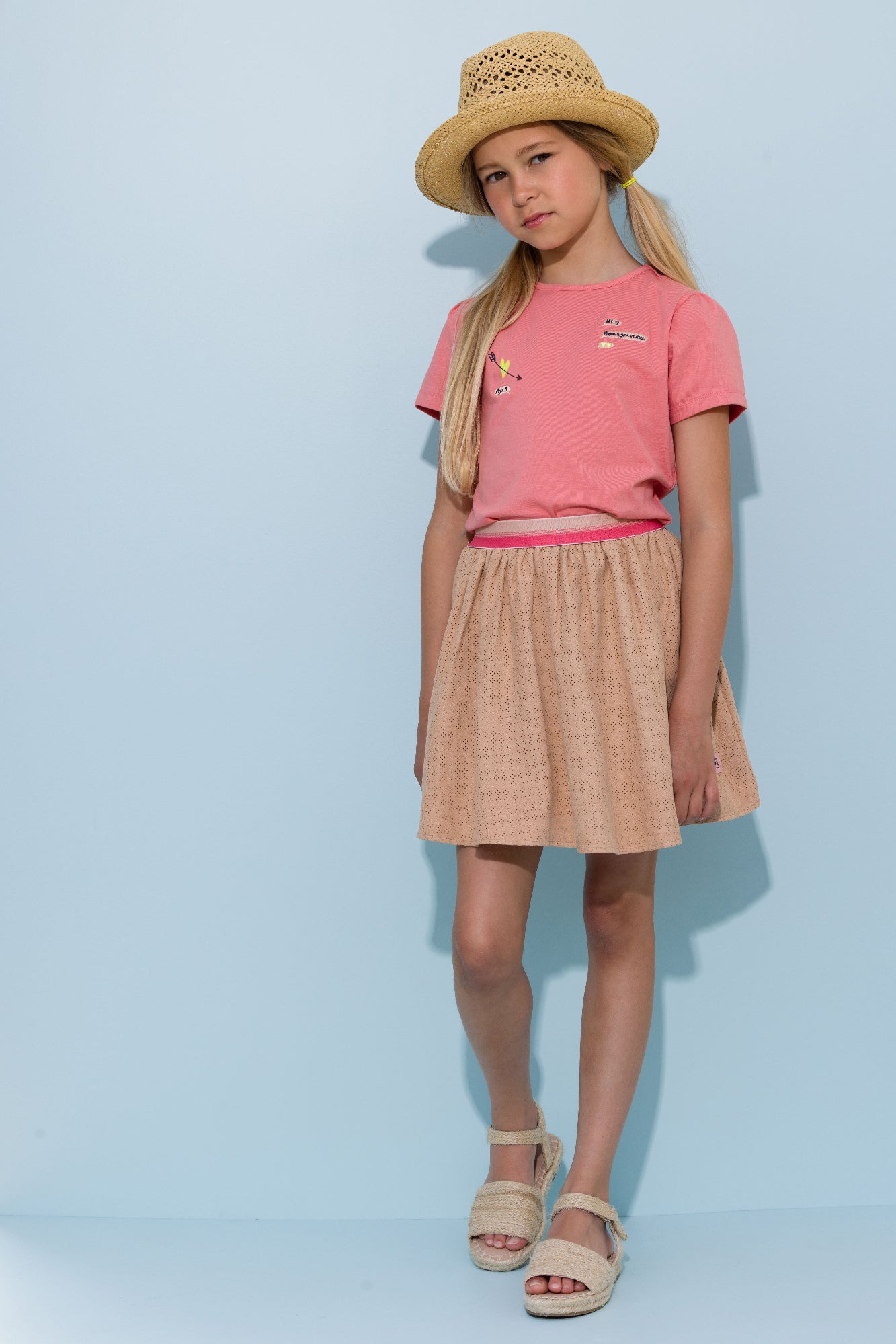 Meisjes Kantal tshirt s/sl with text message van NoNo in de kleur Peach Blossom in maat 134-140.