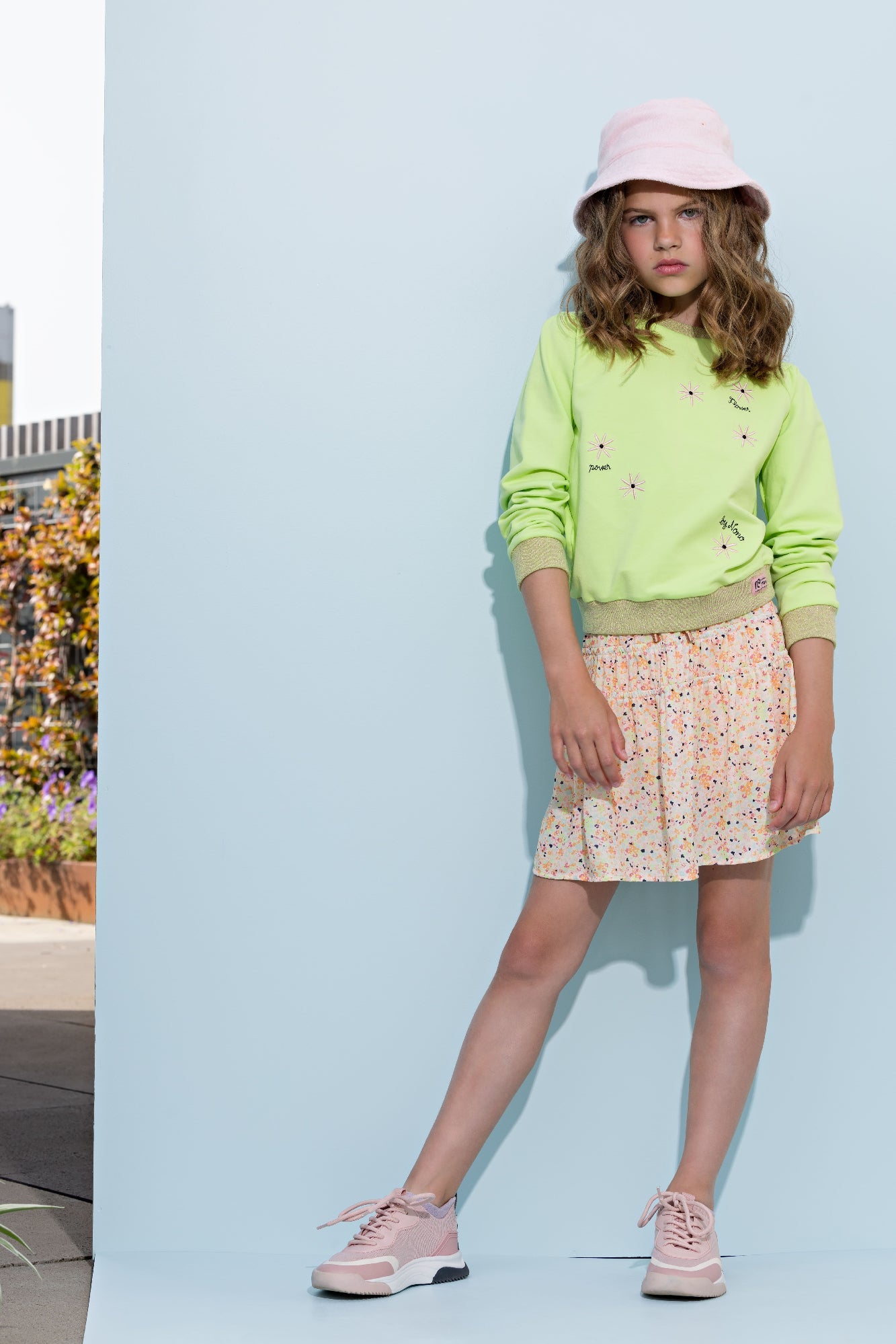 Meisjes Nellie skirt short with elastic details + short lining van NoNo in de kleur Sour Lime in maat 134-140.