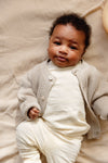 Jongens Cardigan Siebe van Quapi Newborn in de kleur Grey Dessert in maat 68.
