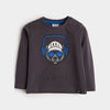 Jongens Longsleeve Kenji dark grey van Retour in de kleur dark grey in maat 104.