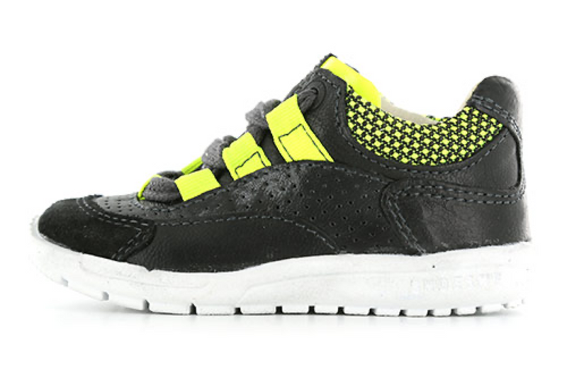 Jongens Shoesme zwarte sneaker met neon details van Shoesme in de kleur Zwart in maat 30.