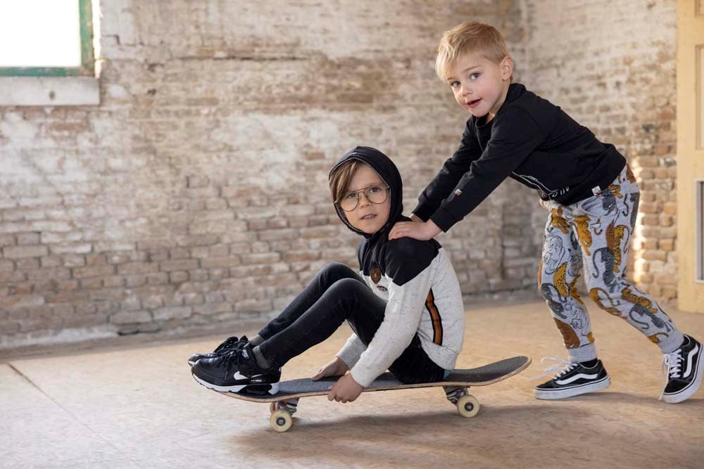 Sturdy Sweater Wild Riders - On A Roll