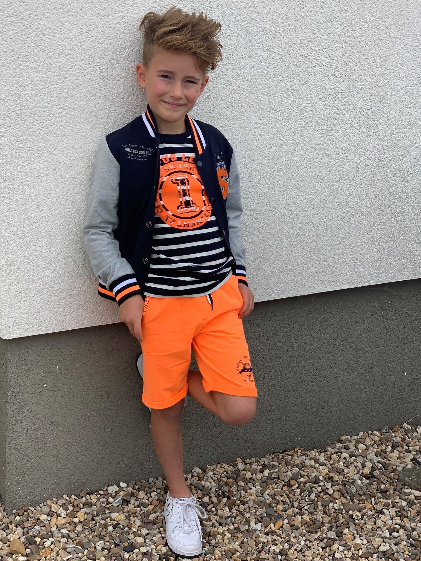 Jongens Sweatshort Brody van Skurk in de kleur Neon orange in maat 164, 170.