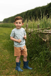 Jongens T-shirt ss long back van Koko Noko in de kleur Dusty blue in maat 128.