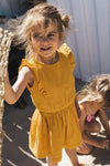 Meisjes Dress ss van Koko Noko in de kleur Ochre in maat 128.