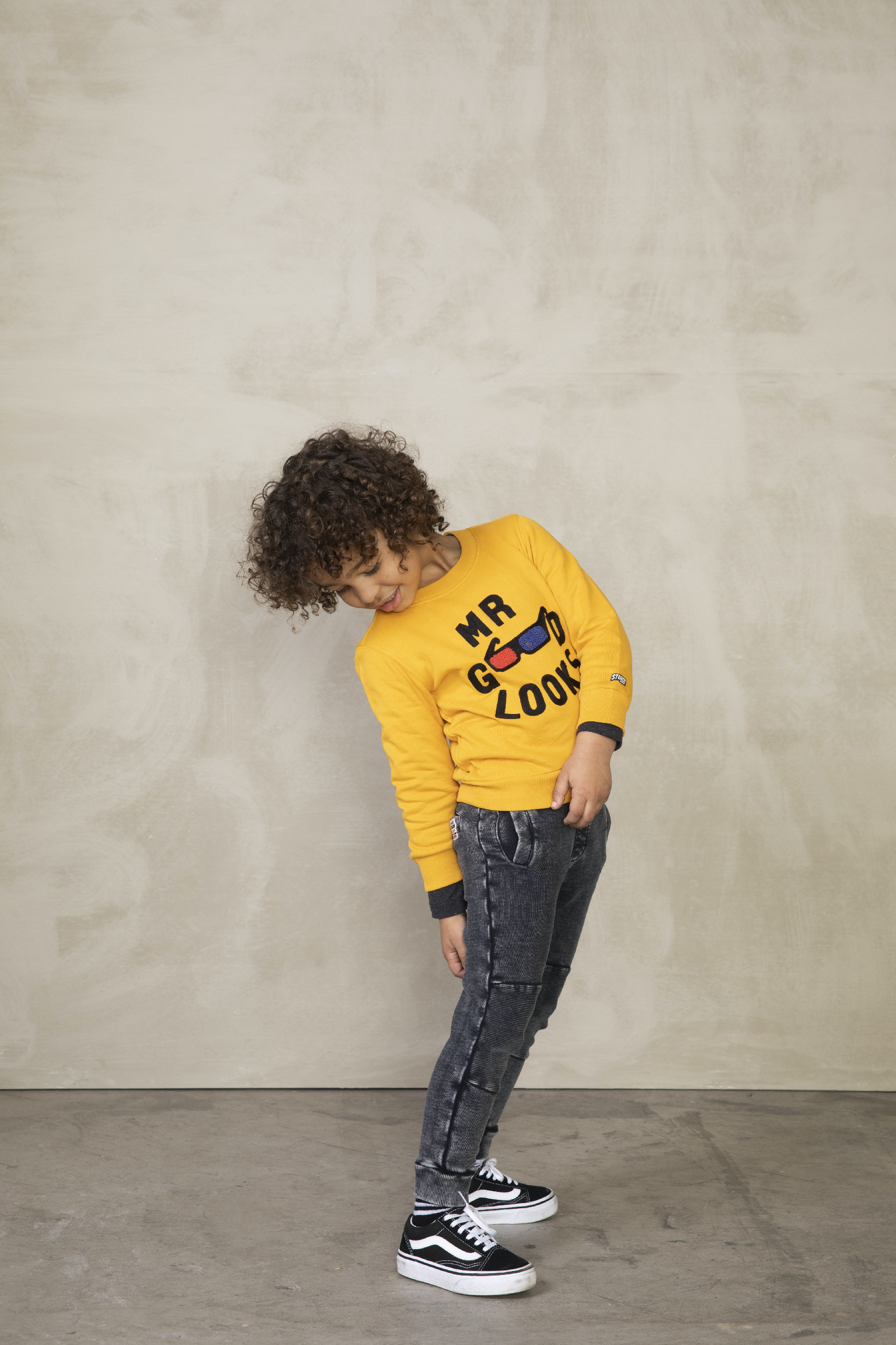 Sturdy Sweater Mr. Good Looks - Popcorn Power