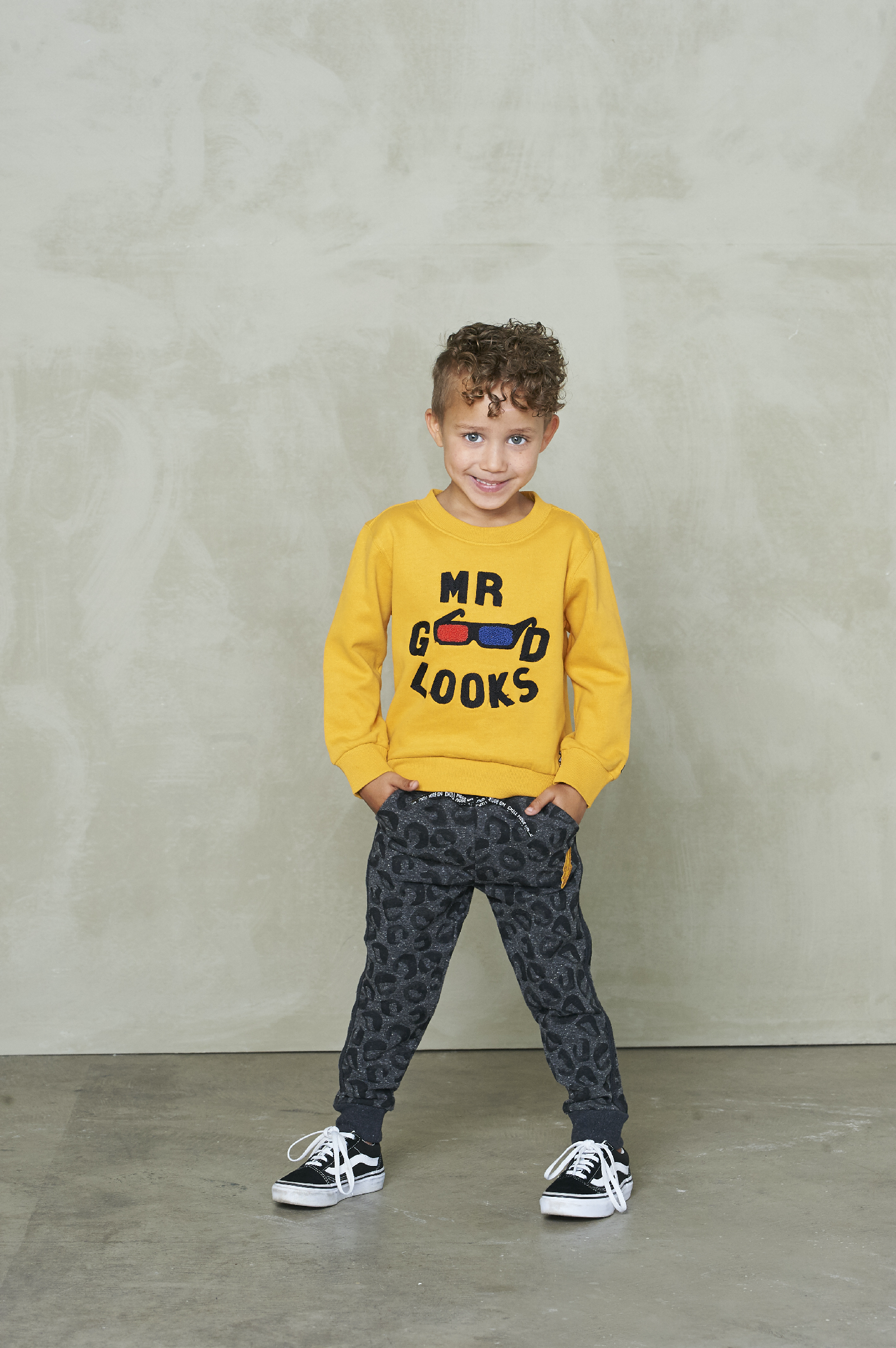 Sturdy Sweater Mr. Good Looks - Popcorn Power