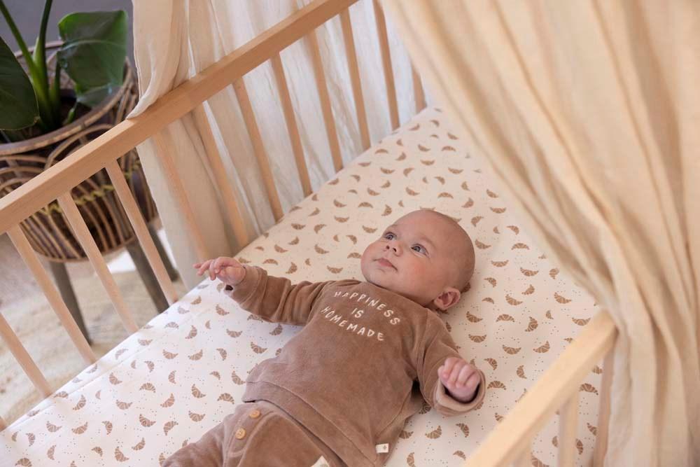 Babys Sweater - Little Croissant van Feetje in de kleur Zand in maat 68.