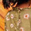 Meisjes Shirt lange mouw Wild Daisy | Gloria van Your Wishes in de kleur Dark Olive in maat 134-140.