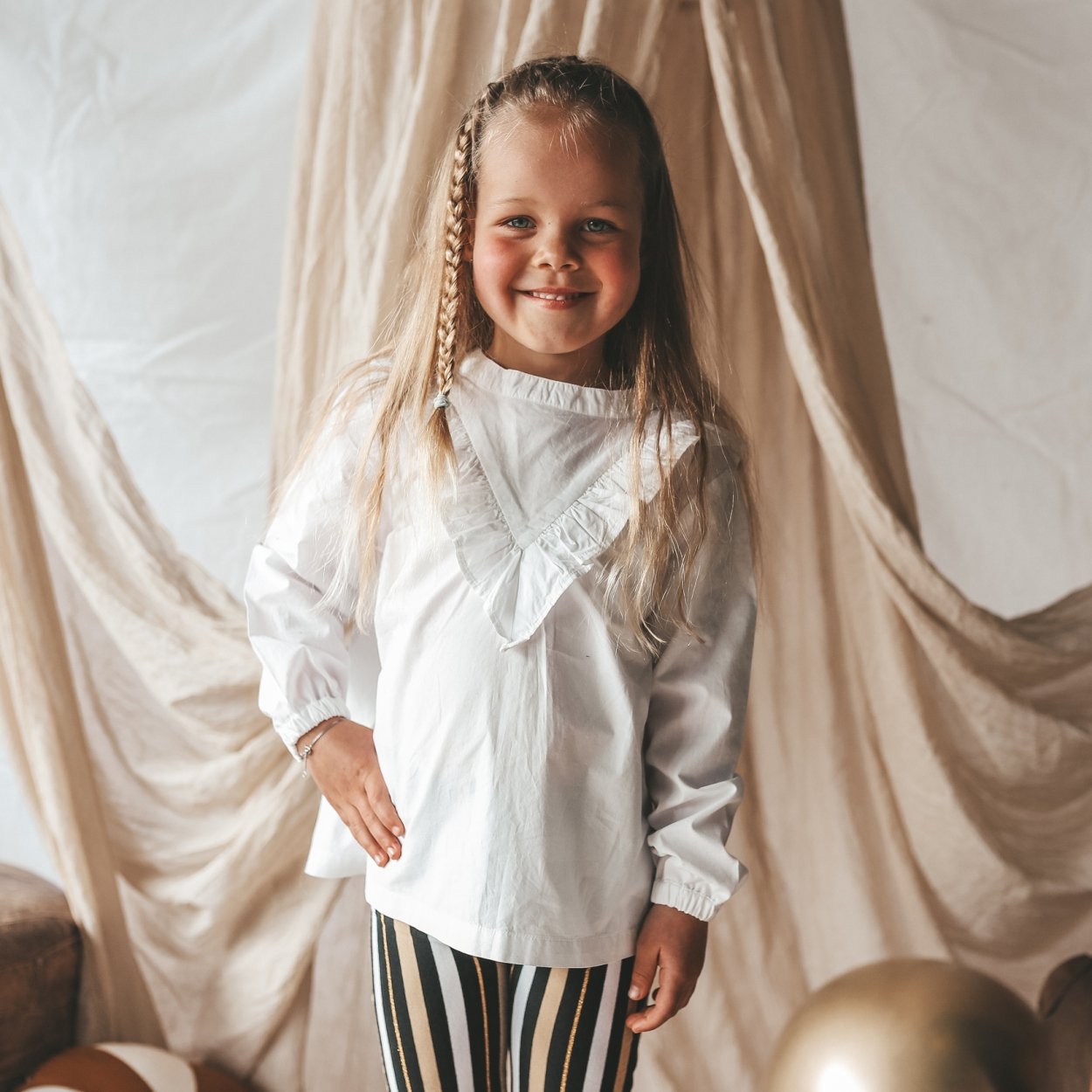 Meisjes Blouse Ruffle - Cynthia - off white van Your Wishes in de kleur Off-White in maat 134/140.
