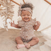 Meisjes Jumpsuit Flore Tan | Alyna van Your Wishes in de kleur Indian Tan in maat 68.